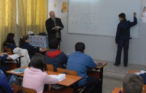 سوريا.. مرسوم رئاسي برفع رواتب المعلمين المكلفين