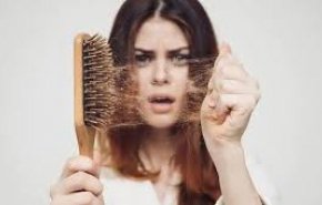 8 أطعمة تسبب ترقق وتساقط الشعر