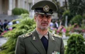 وزير الدفاع الإيراني يهنئ نظراءه في الدول الصديقة والمجاورة بعيد النوروز