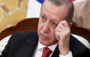 أردوغان يواجه الانخفاض الحاد لقيمة الليرة.. هل تتدخل قطر ثانية؟