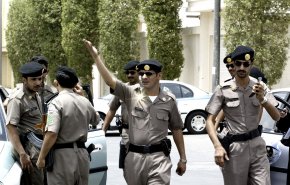 السعودية توقف آسيويين سرقا قطع من كسوة الكعبة