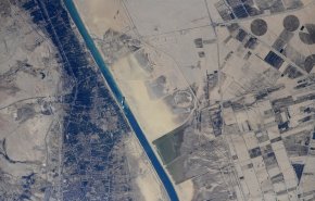شاهد.. رائد فضاء ينشر صورا لقناة السويس من محطة الفضاء الدولية

