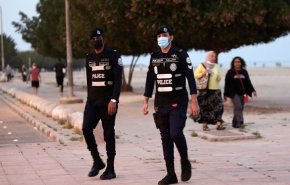 انتحار شاب 'بدون' بالكويت.. بائع خضروات علّق نفسه بشجرة