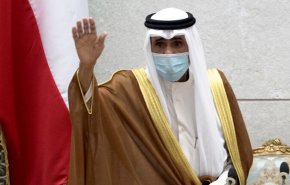 أمير الكويت يطالب النواب بالتعاون مع حكومة الخالد
