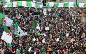 توقيف 5 أشخاص في الجزائر بتهمة التحضير لهجمات ضدّ الحراك