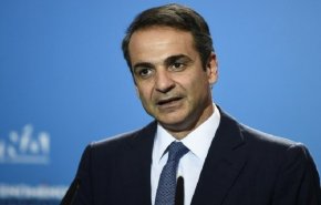 رئيس الوزراء اليوناني يزور ليبيا الثلاثاء ويعيد فتح سفارة بلاده