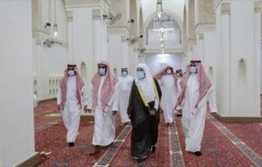 بالوثائق..السعودية تفصل أكثر من ألف خطيب تجسست عليهم بمجالسهم وبالواتساب