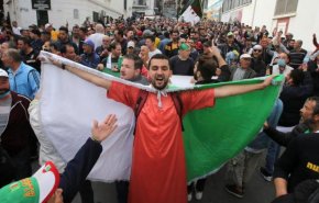 الجزائر: الشرطة تمنع مسيرة الطلاب الأسبوعية لأول مرة منذ استئناف الحراك