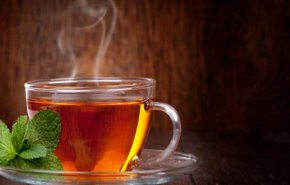 خطأ شائع نرتكبه أثناء تحضير الشاي يجعله سام.. تجنبوه فوراً