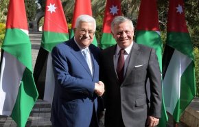 محمود عباس فور وصوله عمان: ما حصل في الأردن يهمنا كما يهم الأردنيين
