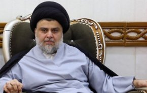 السيد مقتدى الصدر يتلقى لقاحا ضد كورونا ويحث العراقيين على التطعيم