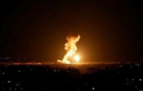 طيران ومدفعية الاحتلال يستهدفان وسط وجنوب قطاع غزة 