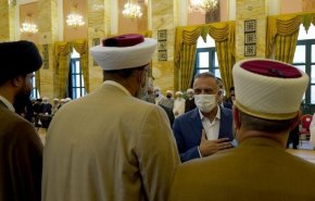 الكاظمي يشيد بدور علماء الدين في نشر التوعية الصحيحة