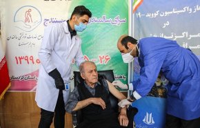ايران تبدأ بحقن مليون جرعة من لقاح كورونا 