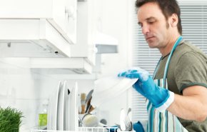  مشاركة الرجل بأعمال المنزل  ممكن ان تقيه من الزهايمر