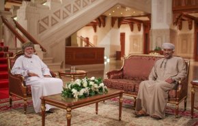 تفاعل واسع مع  حوار وزير الخارجية العمانية السابق 'يوسف بن علوي' 