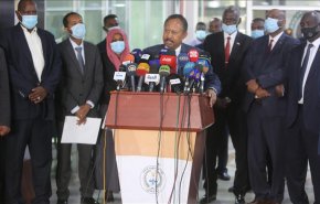 حمدوك: السودان يمضي نحو بناء جيش وطني محترف
