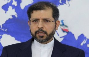 خطيب زاده يدعو إلى الوحدة العالمية لإلغاء الحظر الجائر