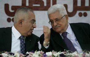مصادر فلسطينية: عباس يلتقي فياض لبحث تكليفه بتشكيل حكومة جديدة