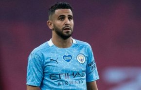 اللاعب الجزائري رياض محرز يعلن مقاطعة مواقع التواصل الاجتماعي