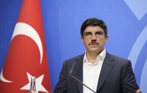 مستشار أردوغان يعلق على إعدام 17 من الإخوان في مصر

