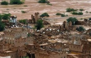 بالصور/ السيول تضرب مدينة تاريخية في اليمن 