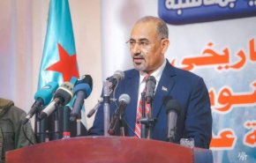 ماذا قال زعیم الانتقالي بعد رفع علم الإنفصال بمقر حکومه هادي فی عدن؟
