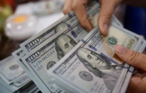  الدولار يهبط إلى أدنى مستوياته منذ فبراير