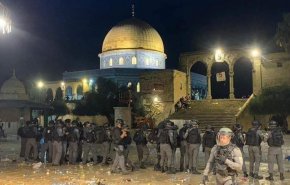 هدوء بالأقصى ودعوات للتظاهر اليوم نصرة للقدس بعد ليلة دامية