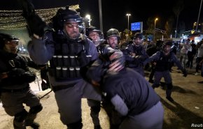 شاهد جانب من قمع الاحتلال للفلسطينيين