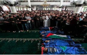 بالصور.. غزة تشيع شهداءها بينهم 9 أطفال 