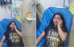 بالصورة: فتاة فلسطينية تفقد السمع عقب استهداف منزلها بالقنابل والرصاص في قلقيلية