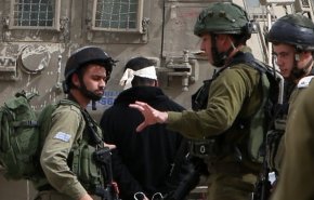 الاحتلال يعتقل 21 فلسطينيا في الضفة الغربية