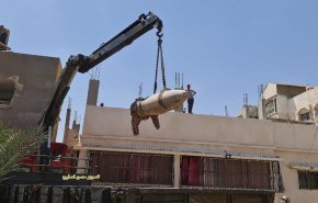 شاهد بالصور.. هذا الصاروخ الذي نجت منه عائلة فلسطينية في خان يونس

