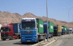 القوات الامريكية تخرج 35 شاحنة قمح مسروق إلى العراق