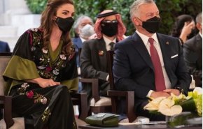 الملكة رانيا تثير ضجة في يوم استقلال الاردن!