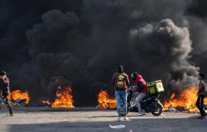 بالفيديو.. لحظة اقتحام 'متظاهرين' مبنى حكوميا في الناصرية جنوبي العراق
