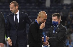 بالصور: غوارديولا يثير جدلا واسعا بتصرفه بعد نهائي دوري الأبطال
