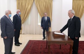 عباس يعين سفيرًا جديدًا لفلسطين لدى سوريا