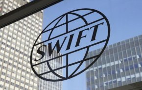 موسكو تستعد لاحتمال فصلها عن النظام الدولي المالي ’SWIFT’
