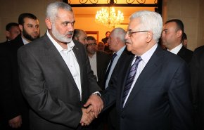حماس وفتح تجريان حوارا وطنيا فلسطينيا في القاهرة
