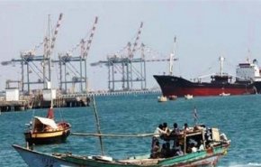 العدوان يربط الملف الإنساني بالعسكري ويواصل احتجاز سفن المشتقات النفطية 