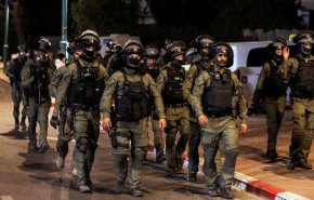 قوات الاحتلال تعتقل العشرات في الضفة والقدس 