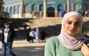شاهد..إطلاق سراح الناشطة الفلسطينية منى الكرد