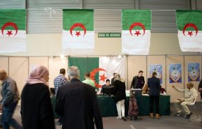 الجزائر.. نسبة المشاركة في الانتخابات البرلمانية أكثر من 30 بالمئة
