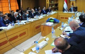 عرنوس يشدد على ضرورة تحقيق الاستقرار بالأسواق السورية