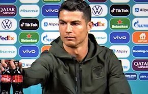 شاهد..رونالدو يرفض أن يتحدث في ندوة صحفية أمام “كوكاكولا”!