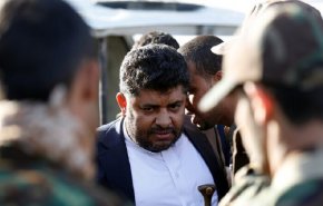 الحوثي: لا مانع من الجلوس لاستكمال الحوار في دولة قطر 
