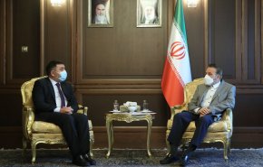 واعظي : ايران ماضية في توسيع العلاقات مع اذربيجان