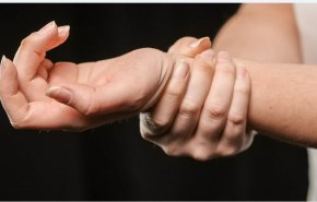 أربع علامات 'غريبة وغير عادية' لالتهاب المفاصل